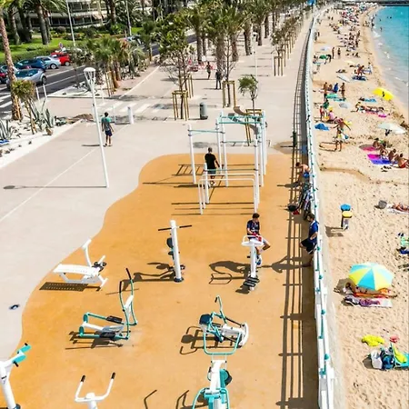 Apartment Beachfront 4 - 6 People 2 Swimming Pool *