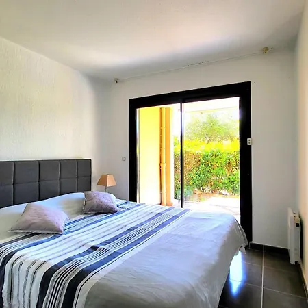 Apartman Beachfront 4 - 6 People 2 Swimming Pool