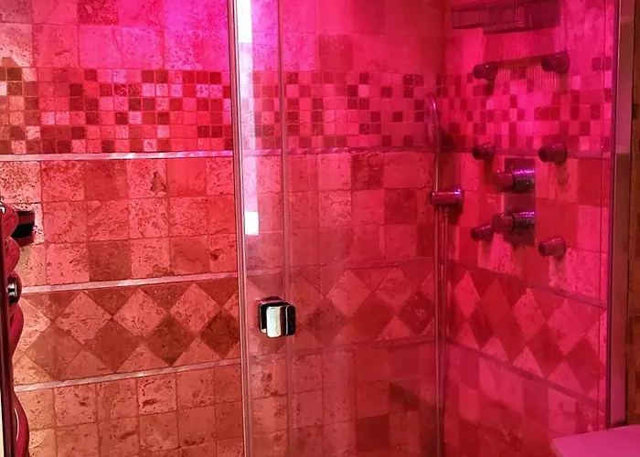 Beachfront 4 - 6 People 2 Swimming Pool