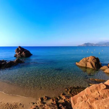 Beachfront 4 - 6 People 2 Swimming Pool * 칸느