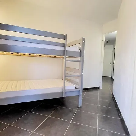 Daire Beachfront 4 - 6 People 2 Swimming Pool *