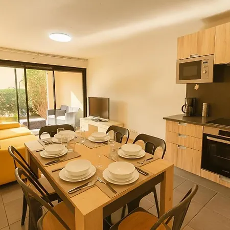 아파트 Beachfront 4 - 6 People 2 Swimming Pool 칸느
