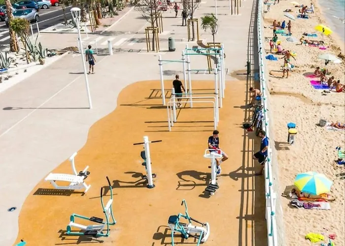 Apartamento Beachfront 4 - 6 People 2 Swimming Pool *