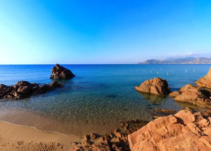 Beachfront 4 - 6 People 2 Swimming Pool * Cannes