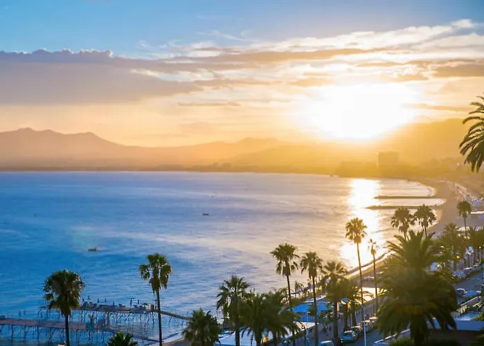 Apartamento Beachfront 4 - 6 People 2 Swimming Pool