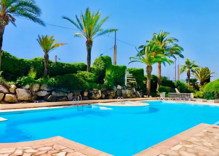 Beachfront 4 - 6 People 2 Swimming Pool Cannes