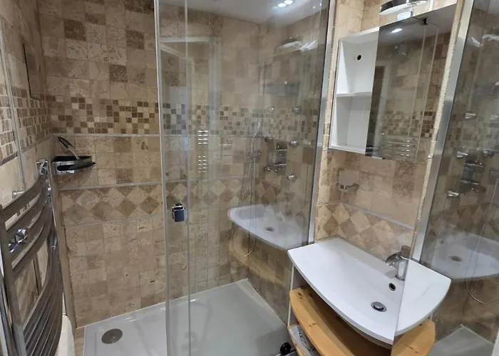 Beachfront 4 - 6 People 2 Swimming Pool * Cannes